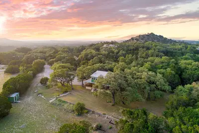 Image de Best Location! Hill Country Paradise on 2 Acres, 2 Pm Checkout, Sleeps 10