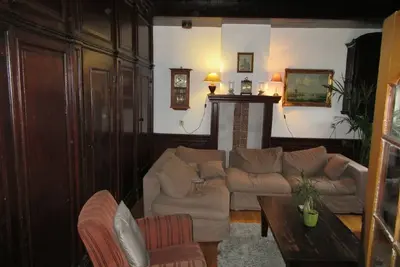 Image de Monumental home sleeps up to 8 (Workers welcome! )