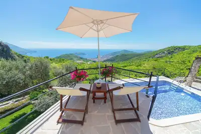Image de Villa Nera With Pool and Sea View