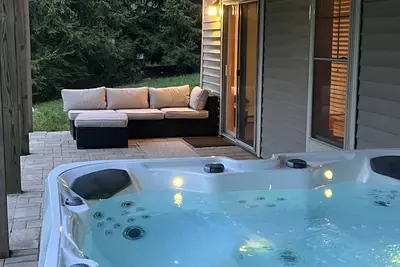 Image de 4br Camelback House/Hot Tub/9 Beds/Fin BaseGame RmGarage/Firepit