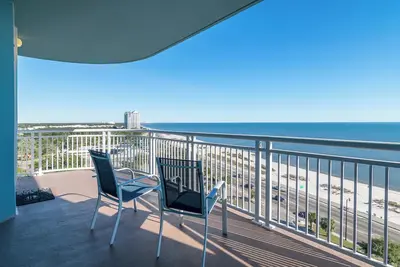 Image de Spacious Beachview End Unit in Legacy Tower 1 -1101 - 3 bedroom 3 bath condo