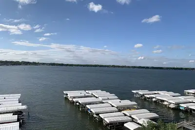 Image de Direct Lakeside View, 3 Bed, 2 Bath Condo at Bridges Bay