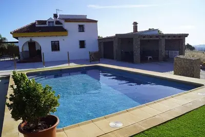 Image de Rural house el recess, has a large area, with games for the little ones