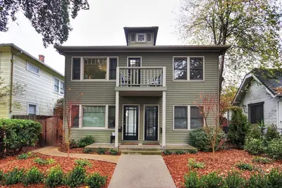 Image de Exceptional charming spacious 2bedroom French colonial in desirable midtown area