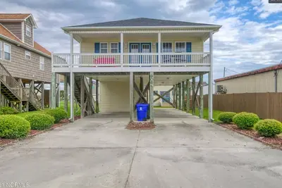 Image de Home Away from Home! Across from playground, Beach, & live music
