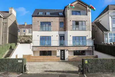 Image de Bryn Min Manton Penthouse, pet friendly, with hot tub in Caernarfon