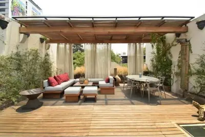 Image de Trendy entire 1900s house exquisitely decorated.