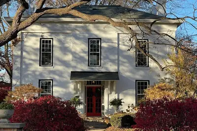 Image de Stunning Property with loads of amenities. In ground pool, pet friendly, with photo opps galore!