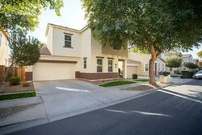 Image de Cozy and Cute 2 story home in Gilbert 3 bedrooms 2. 5 baths 2 car garage