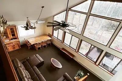 Image de Relaxing Rustic ranch at Locust Lake! with beautiful views! Close to the Lake!