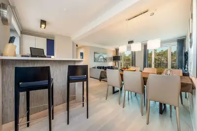 Image de Apartment with sea view, 3 bedrooms and balcony