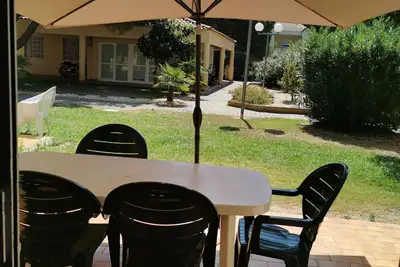 Image de Charmant T2 dans une résidence arborée, 30 m2 avec terrasse, piscine, Wifi, parking