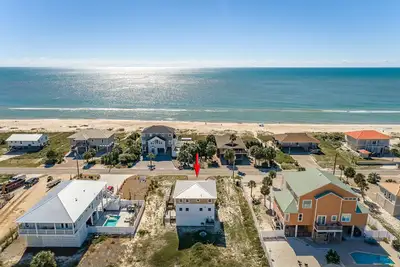 Image de Charming 3 Br 3. 5 Bath, Beach Views, Hot Tub Pet Friendly
