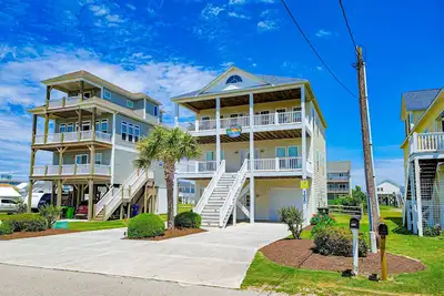Image de Shorely Blessed: Coastal Comfort & Scenic Views