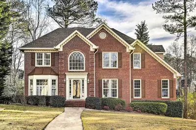 Image de Expansive Lawrenceville Home w/ Private Backyard!