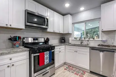 Image de 2 Units, Mins to Downtown! Serene at Santa Monica