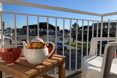 Image de Royan - Appartement au cœur du Centre-Ville - Plage 200m Seulement - Wifi
