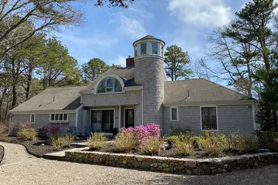 Image de Charming pond front New Seabury resort area