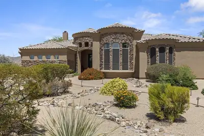 Image de Luxury 5200sf\/1 acre Desert Villa w pool\/spa\/mountain views