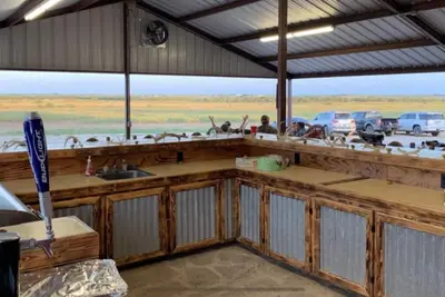 Image de High fence game ranch with meal packages available with a up charge
