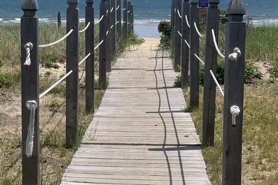 Image de 100 feet from the ocean 3 bedroom cottage 420 friendly