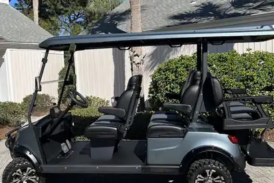 Free Golf Cart! Stocked Lake with amazing views! 5 Mins. To Beach & pool