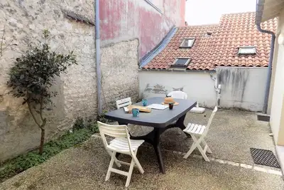 Image de Saint Palais sur Mer - Maison Mitoyenne - cour privée - Centre Ville