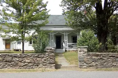 Image de Restored Farm House in quaint Hudson Valley Town of Red Hook, Dutchess County
