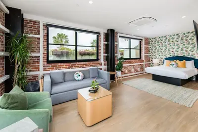 Image de Suite 201 | The Brick Boutique Hotel