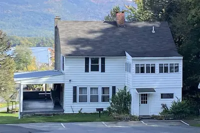 Image de 5 Bedroom House Lake George Views and Beach Access