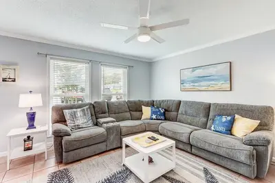 Image de Seas The Day - Hosted by Moore Ai Rentals