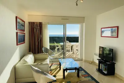 Image de Hortensias - Appartement vacances avec vue mer, face Ă la plage - T6