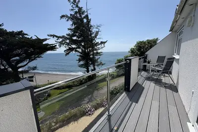 Image de Cosy Apartment with Private Balcony & Fantastic Sea Views