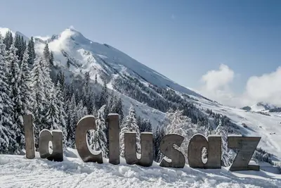 Image de La Clusaz-  proximité des pistes (skis aux pieds )- sans vis à vis - extérieur
