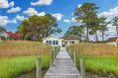 Image de An Unfettered View - Beautiful ranch w/ boat dock!