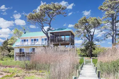 Image de Heron's Cove on Salt Meadow - Pet friendly, waterfront home!