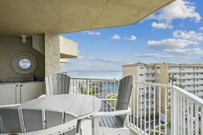 Image de Ir 619 3 bed/2 bath. Unit comes with Free Beach Service