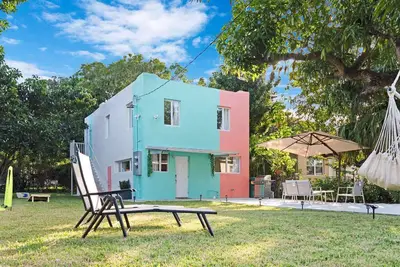 Image de Wynwood Jewel 🌴 2 Bedroom, Yard, Central Location