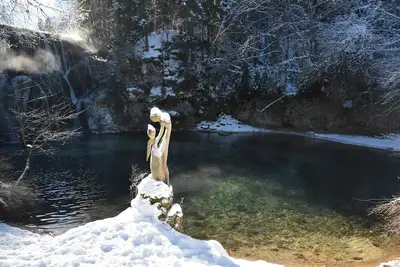 Image de L'Eterlou dans propriété de charme au coeur du site de la source-Bleue