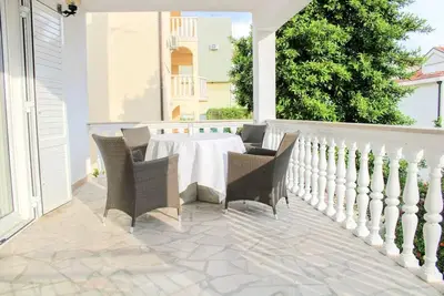 Image de Appartement de vacances Promajna pour 1 - 10 personnes avec 4 chambres à coucher - Maison mitoyenne