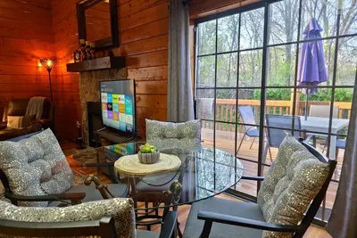 Image de Sleeps 6~Deck~Bbq Grill~Dog-Friendly~Cozy Cabin