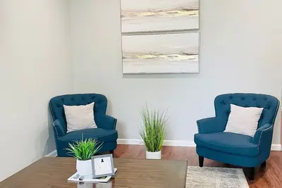 Image de Cozy Residential Home - 3 Bedrooms/queen size - 2baths