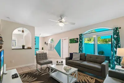 Image de Beach Retreat★ 1 block from downtown ★beach& Shops