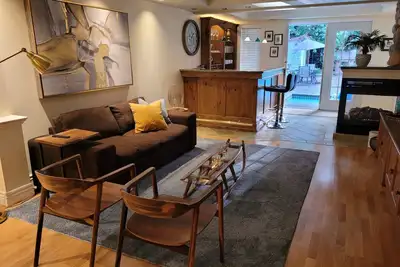 Image de Spacious 2 Br. Suite With Hot Tub + Heated Pool By The Forest