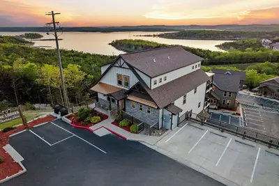 Image de The Best Lake Views-3 Decks-2 Game Rooms -Full Theater Room-$400 of Daily Free Tickets