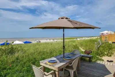 Beachfront on Skaket Water Views!