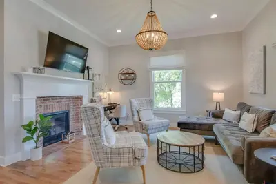 Image de Beautiful Country Farmhouse - Historic Franklin