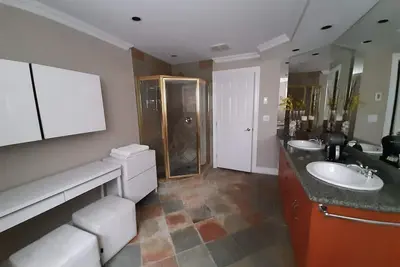 Image de Spectacular 5 Br By Forest W/ Heated Pool+ Hottub