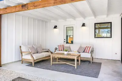 Image de Biscuit House | 4/3 Beautiful Home | 3 King, 2 Twin Beds | Full Kitchen | Smart Tv