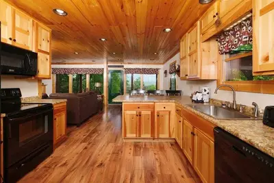 Image de Cozy 3br w\/ Stunning Views + Hot Tub + Theater + Free Attraction Tickets